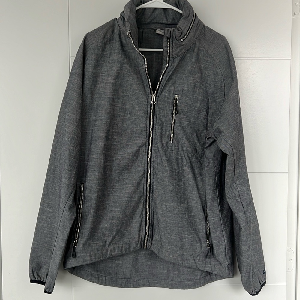 Nike Men’s Lightweight Zipper Jacket with Hidden Hood